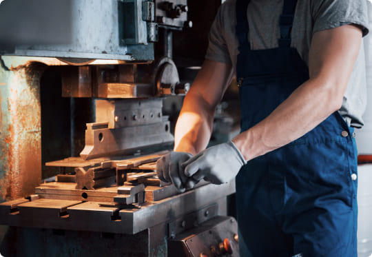 Лазерна різка, згинання і зварювання металевих виробів